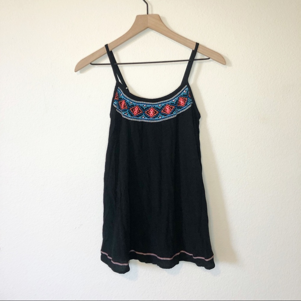 NWT Embroidered boho flowy black tank top aztec